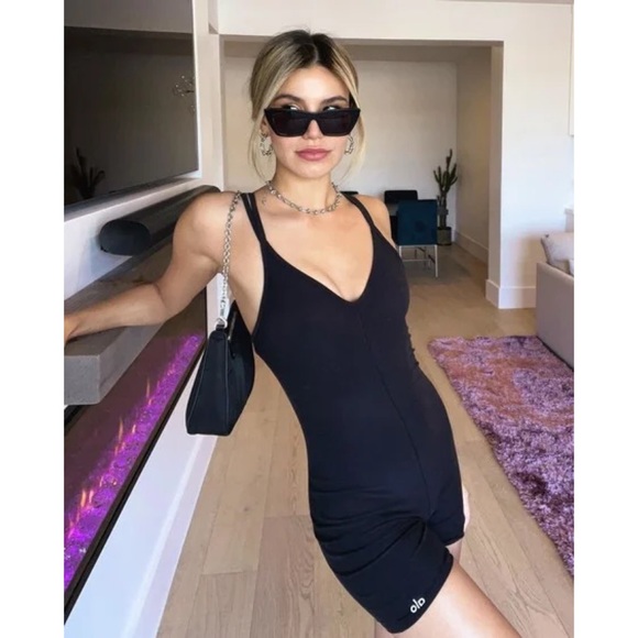 Alo Yoga Alosoft Suns Out Onesie Black XS - Picture 9 of 13